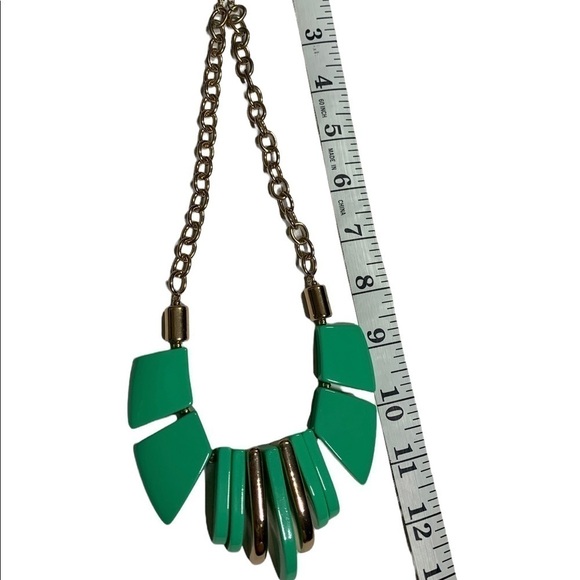 Mint statement chunky bib necklace - Picture 6 of 6